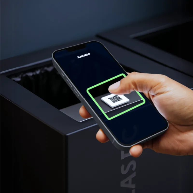 Confronto tra bilancia meccanica per rifiuti e misurazione digitale con NANDO.App